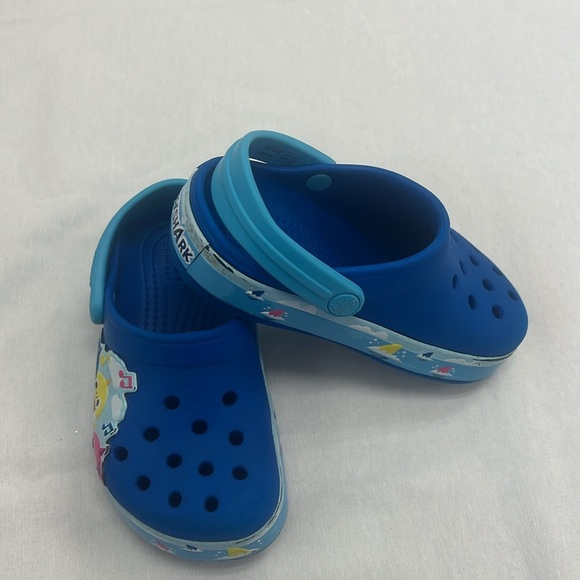 Various girls size 8 shoes, crocs, hey dude, sketchers - Picture 6 of 11